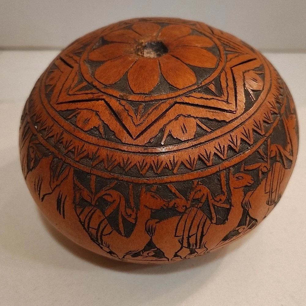 Carved gourd round box with star lid Leoncio Veli in Peru camel mountain